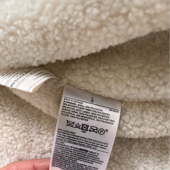 Banana Republic Sherpa Parka with faux fur hood - Picture 5 of 5